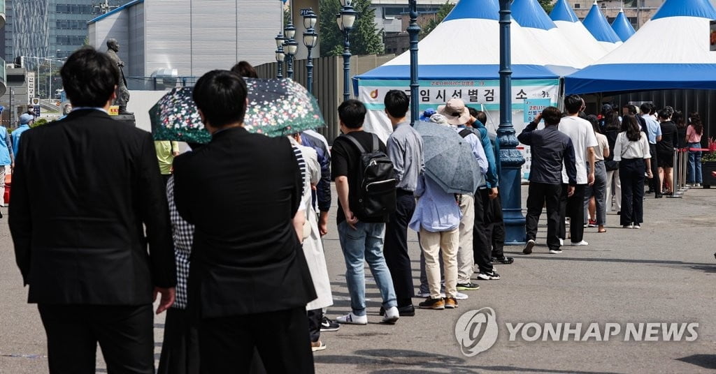 신규 확진 700명대…수도권·호남권 확산세 이동량 증가 `불안`