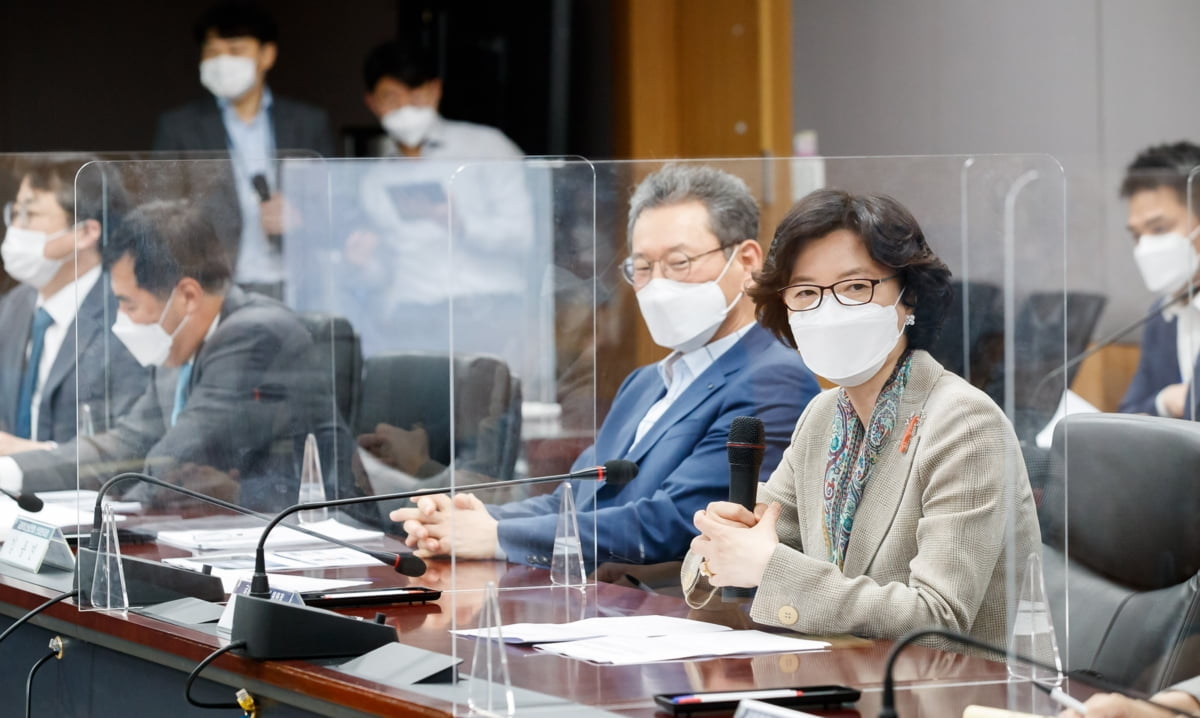 금융위 정책자문기구 "암호화폐 선제 대응 못해 아쉬워"