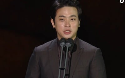 [2021 백상예술대상] 박정민X김선영, 영화부문 조연상 수상