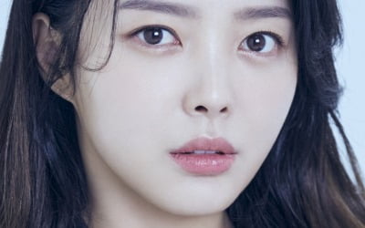 엄현경, 4색 매력 새 프로필 '미모 성수기'
