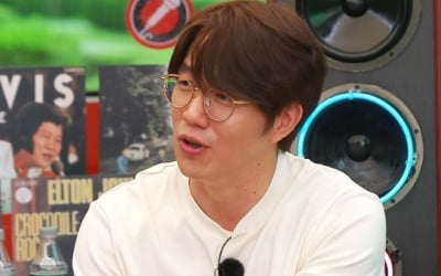 성시경 "3천만원짜리 축가 거절, 후회한 적 있어" ('티키타카')