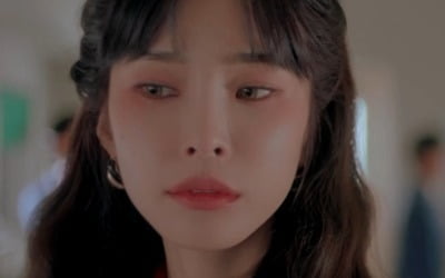 헤이즈, '헤픈 우연' MV 베일 벗었다…송중기 등장 예고