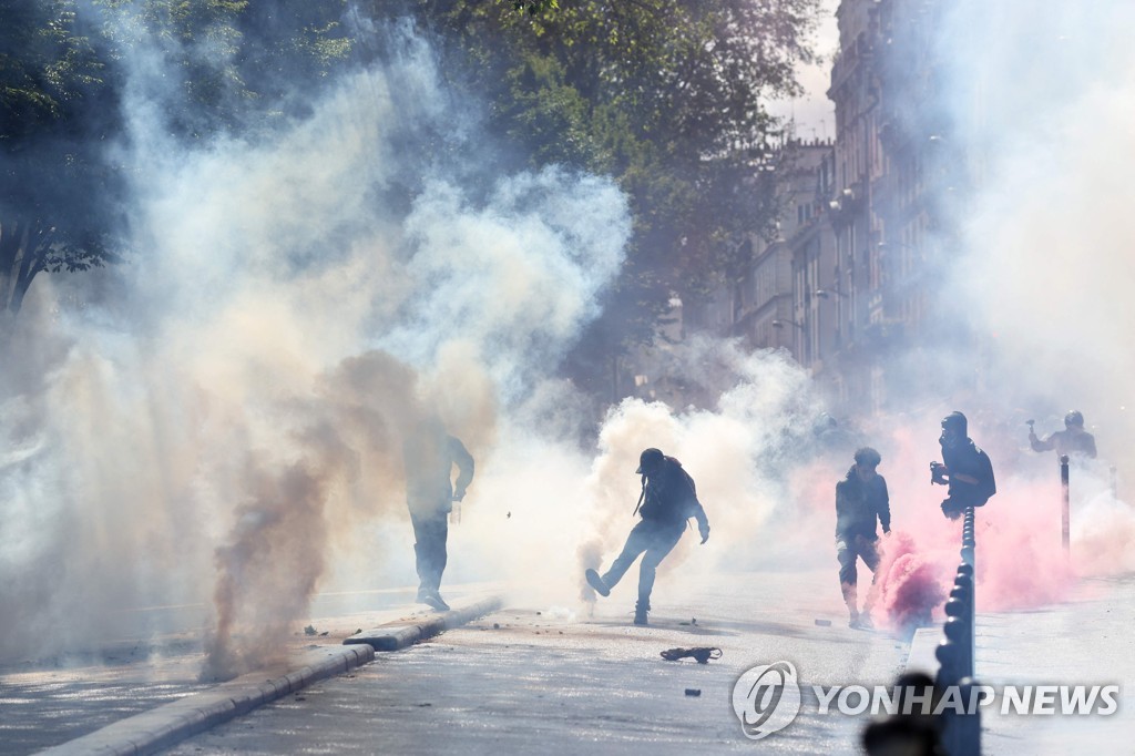 유럽 곳곳서 팔레스타인 연대 집회…일부 경찰과 충돌