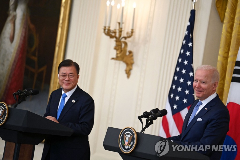 바이든, 한국기업 투자에 "땡큐, 땡큐, 땡큐"…윤여정 언급도