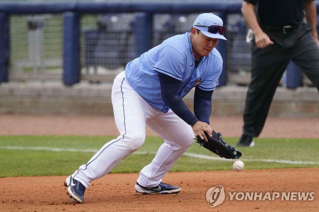 최지만, MLB 탬파베이 선수단 합류…로스터 복귀는 아직