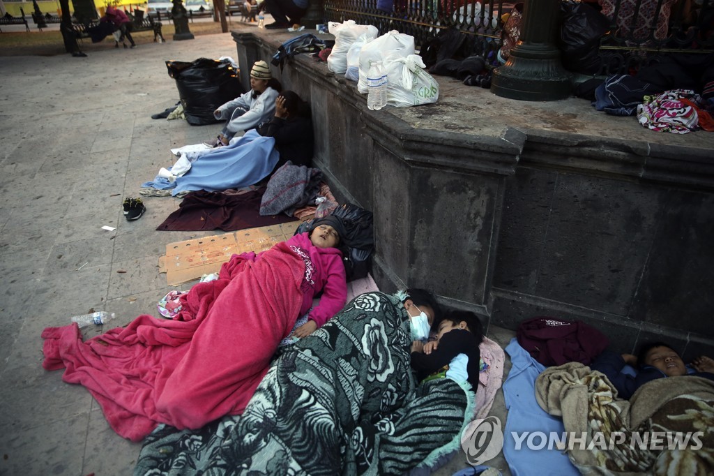 미 국경서 홀로 울던 니카라과 소년…그 뒤에 담긴 이민자 비극