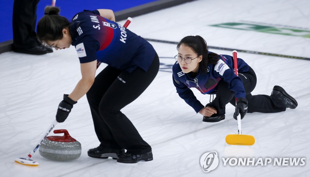 "팀킴, 한국 컬링 발전 이끈 팀"…세계연맹 집중 조명