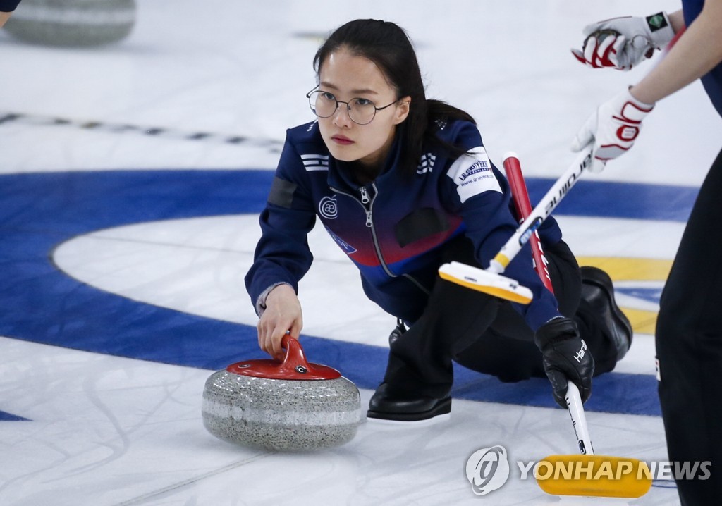 "팀킴, 한국 컬링 발전 이끈 팀"…세계연맹 집중 조명