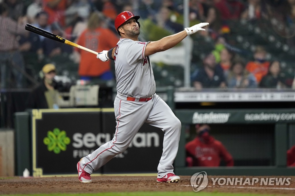 MLB '살아있는 전설' 푸홀스, 에인절스에서 방출