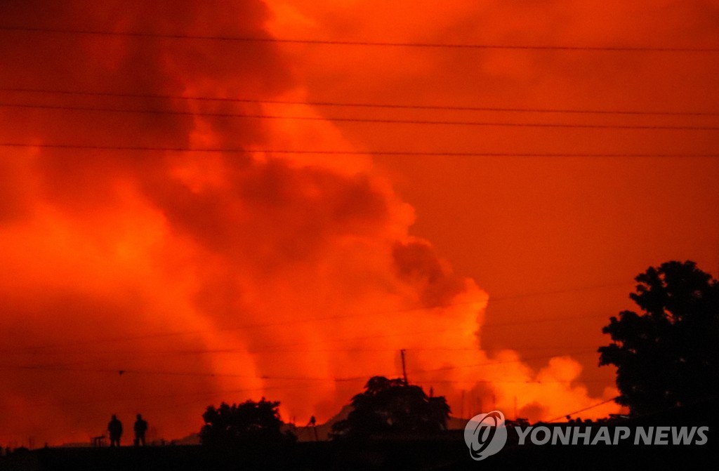 "용암이 도로 삼켜" 민주콩고서 화산 폭발…최소 3천500명 대피(종합)