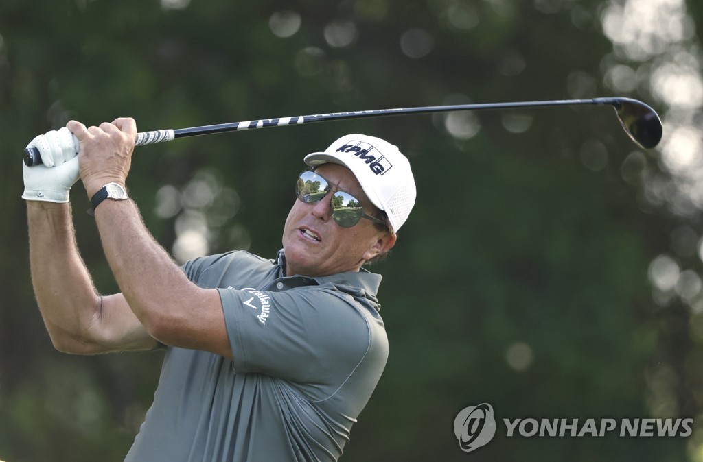 스피스·가르시아, PGA 투어 1R 공동 선두…미컬슨은 80위권