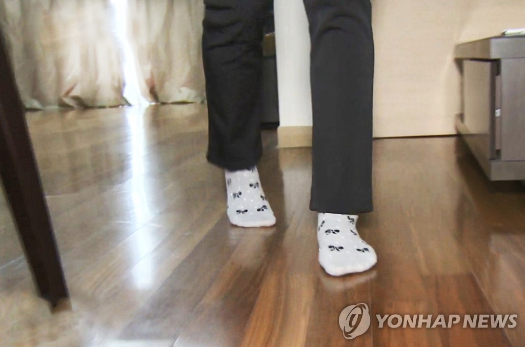 '층간소음 불만' 윗집 현관문 둔기로 부순 50대 구속영장