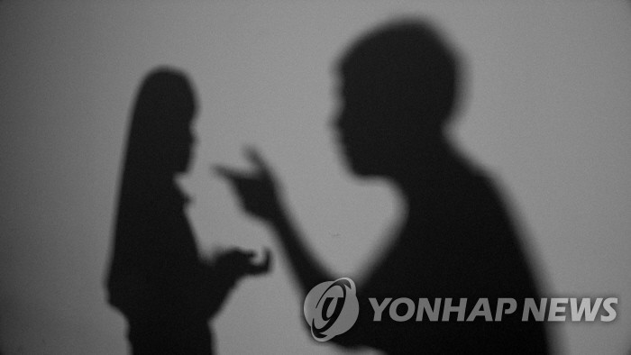 '배달원인 척' 모텔로 찾아가 여성 감금하고 폭행한 30대 남성