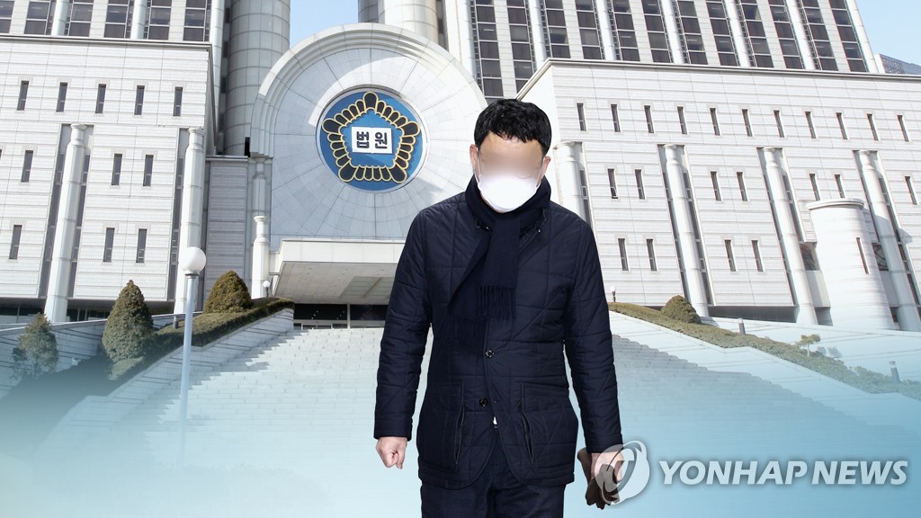 '故김홍영 검사 폭행' 前부장검사에 징역 1년6개월 구형