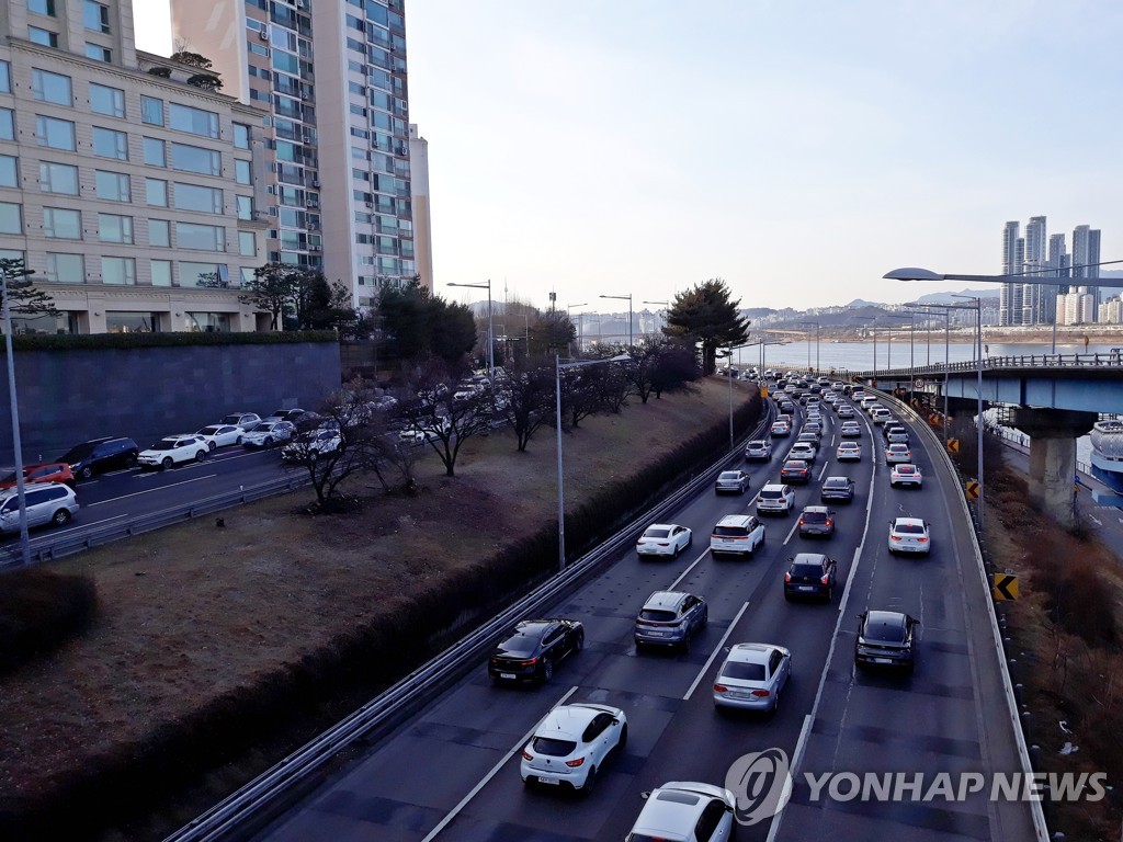 서울 올림픽대로 만취 운전자, 시민 신고로 붙잡혀