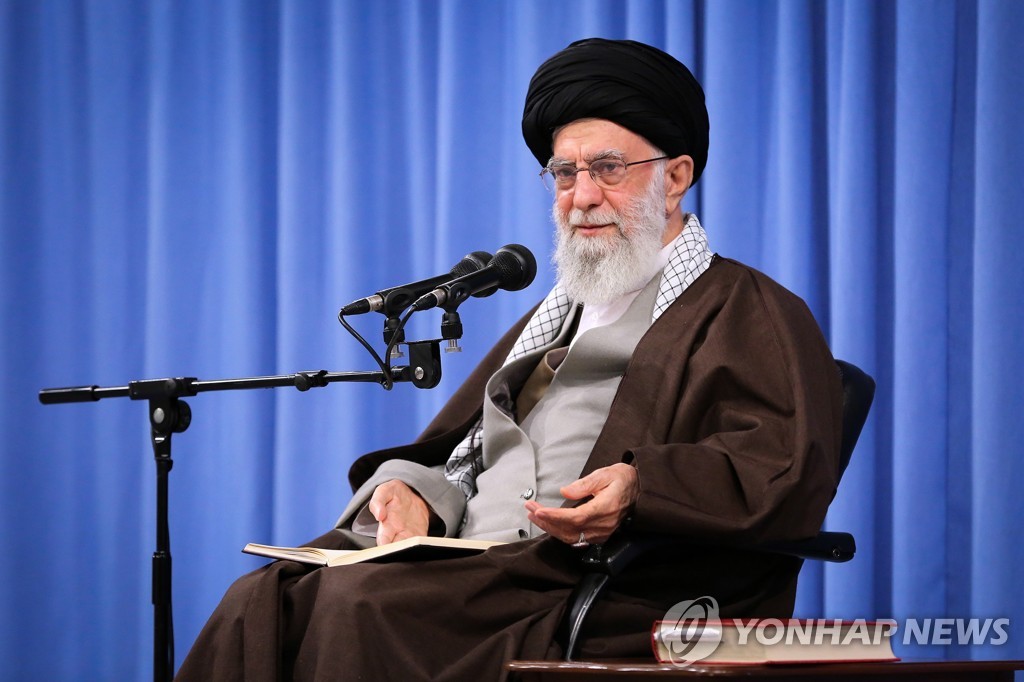 이란 하메네이 "외무부, 결정자 아냐…혁명수비대는 외교 주축"