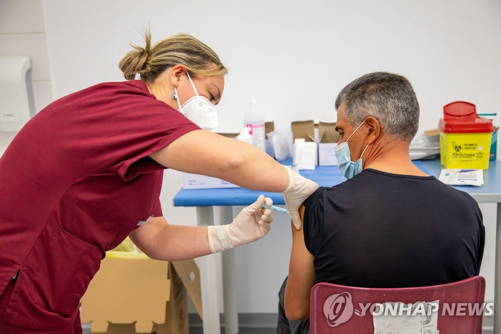 "AZ 백신 1회 접종으로도 큰 효과…치명률 95%↓"(종합)