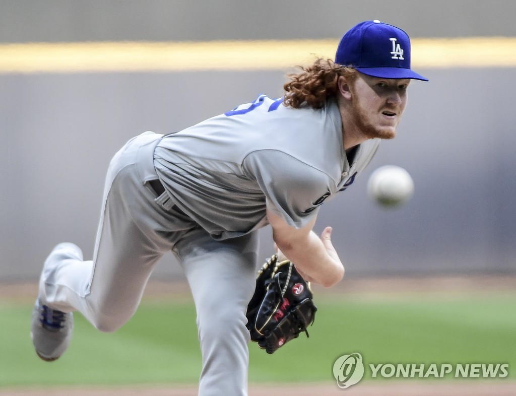 MLB 다저스 투수 더스틴 메이, 팔꿈치 수술로 시즌 아웃