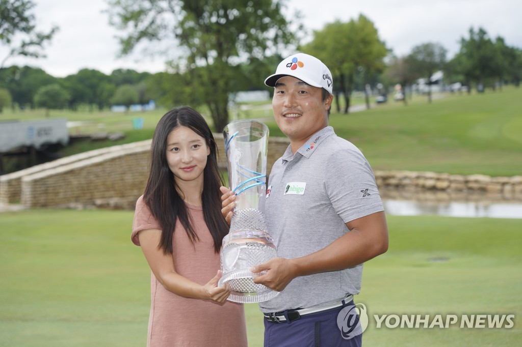 7월 아빠 되는 이경훈 "퍼터 교체, 17번 홀 버디가 우승 원동력"(종합)