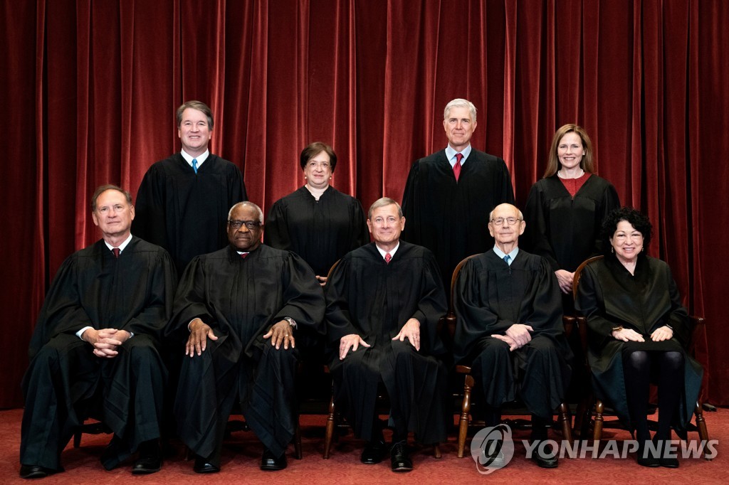 미 연방대법원서 낙태권 뒤집히나…보수우위 재편 후 첫 심리