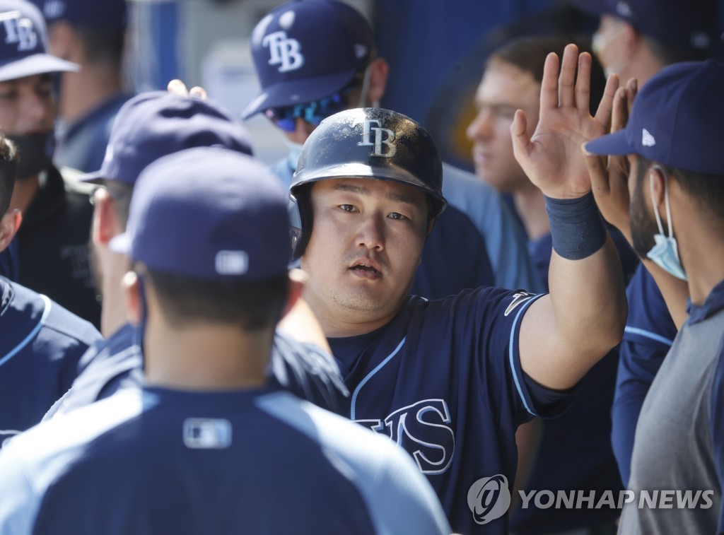 류현진, 선배·친구에게 맞지 않은 '장타' 후배 최지만에 허용