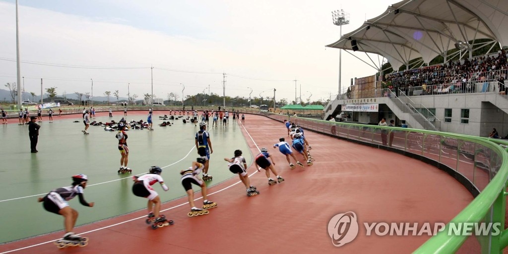 국내 롤러 스피드 대회서 확진자 발생…조기 종료