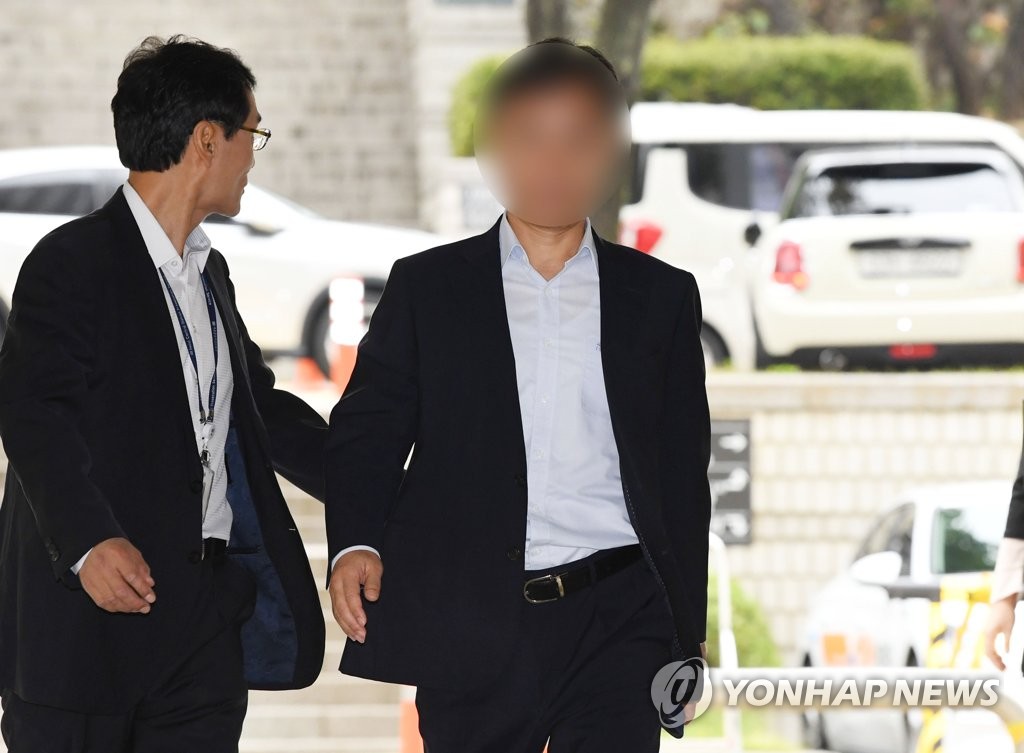 [1보] '버닝썬 경찰총장' 윤규근 2심서 벌금형