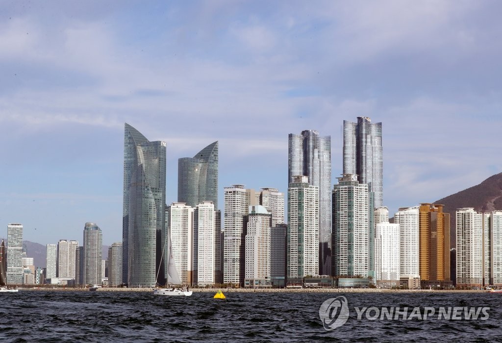 부산 맑고 화창…낮 최고 24도