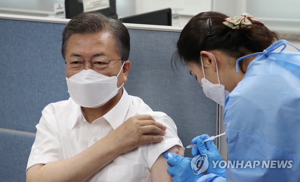 '文대통령 접종 간호사 협박' 수사 종결…"처벌 불원"