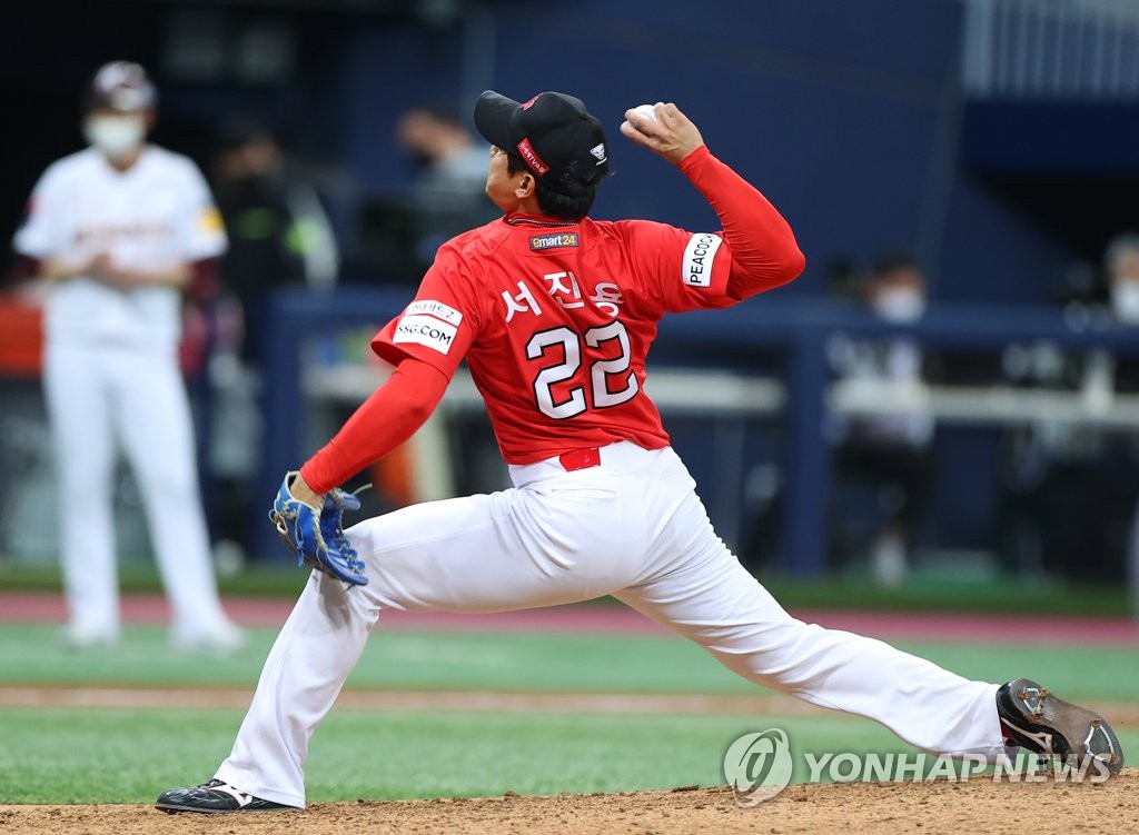 평균자책점 10위-타율 9위 SSG, 팀 순위는 3위…왜?