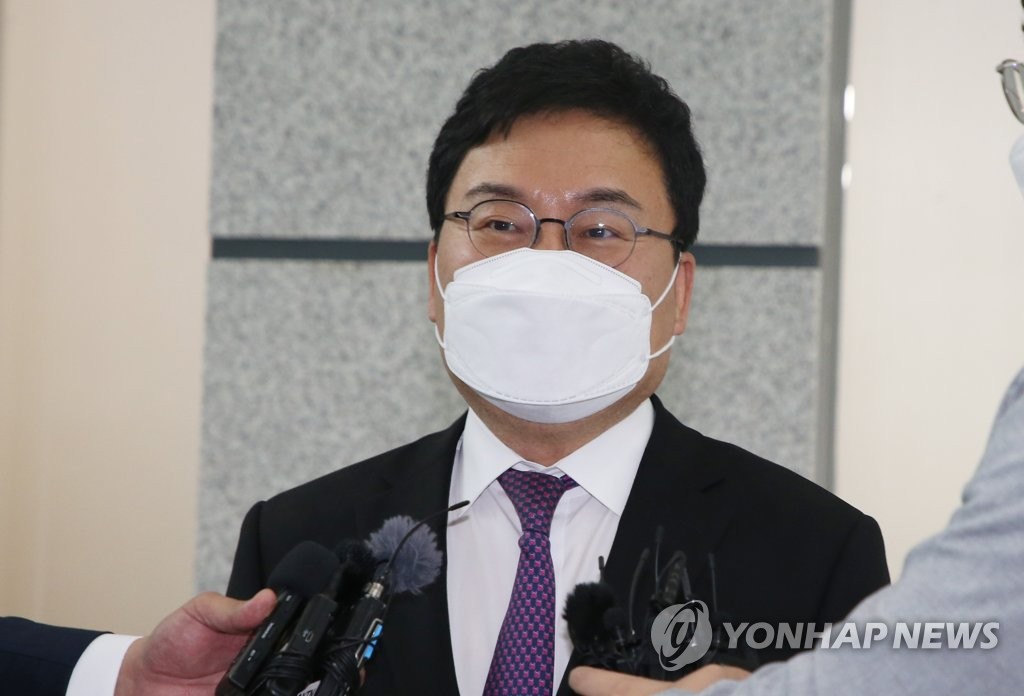 '닮은 꼴' 박삼구·이상직…횡령 의혹에 구속된 전 오너들