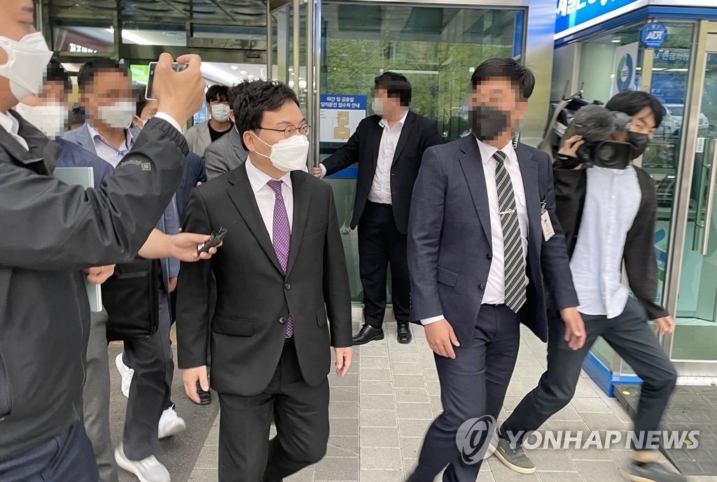 검찰, 이스타항공 돈 수백억 '횡령·배임' 이상직 구속기소(종합)