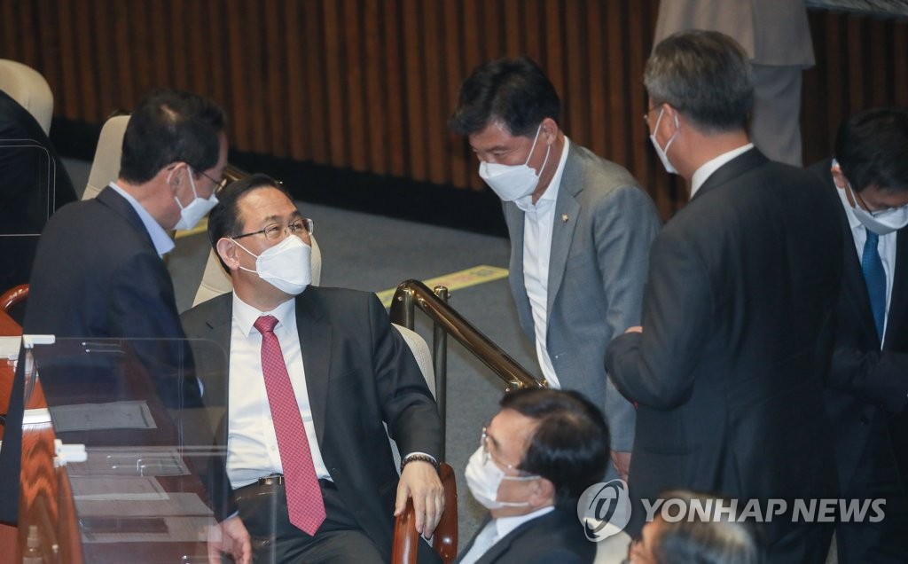 주호영 출마가닥, 나경원도 고민…野 당권레이스 윤곽