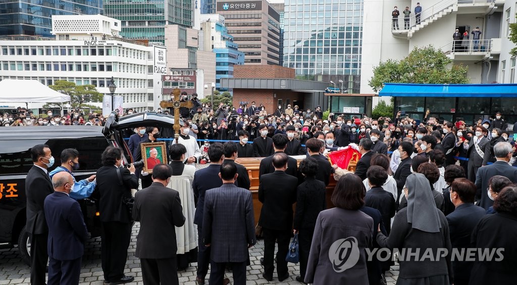 故정진석 추기경 장례미사 거행…"편히 쉬십시오"(종합)