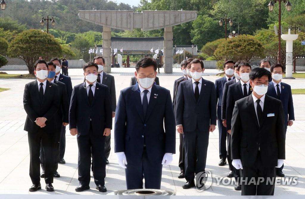 여야, 동시에 호남行…與 "변화하겠다" 野 "깊은 사죄"