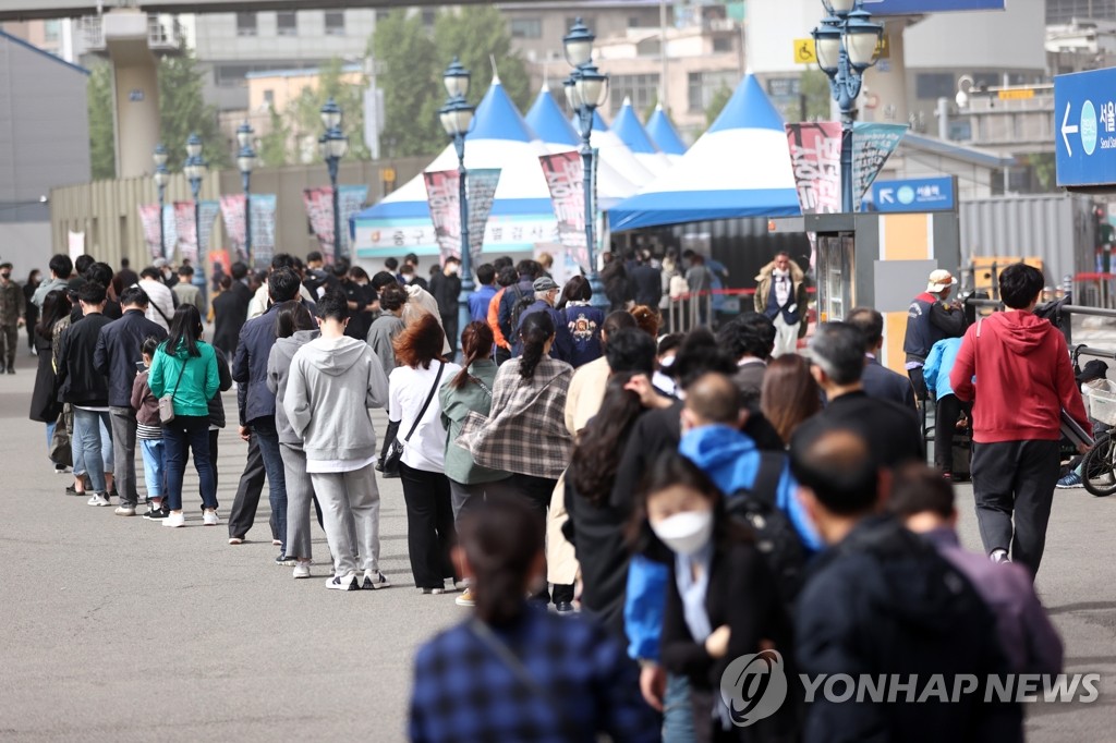 [2보] 코로나19 어제 701명 신규확진…열흘만에 다시 700명대