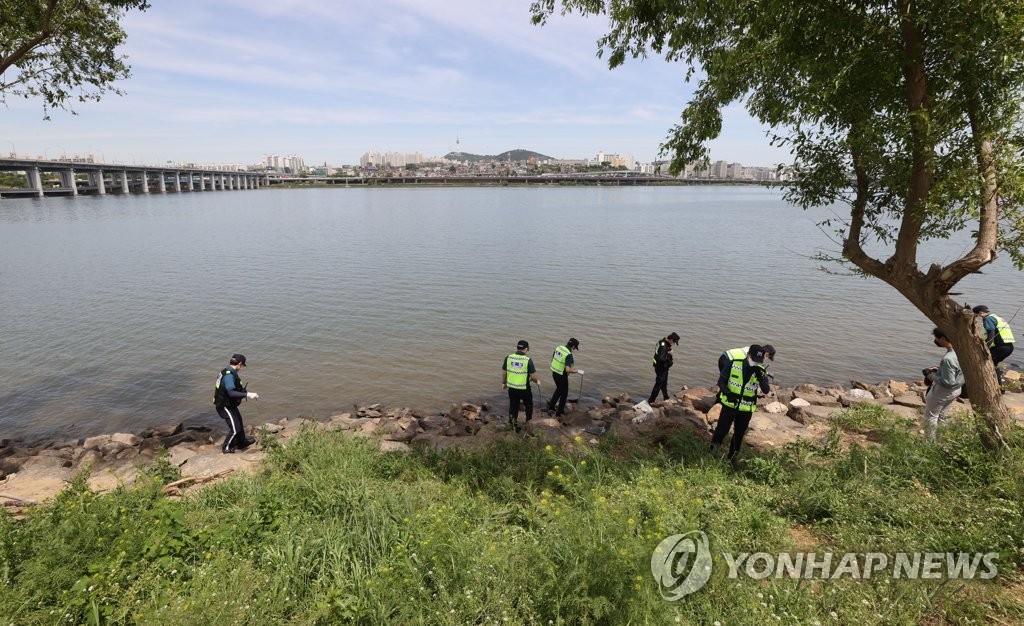 '한강 사망 대학생' 목격자 2명 추가 확인…사진도 확보