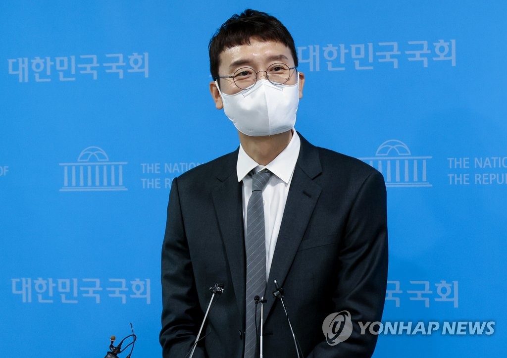 [고침] 정치(김웅, '정보경찰 폐지' 1호 법안 이번주 발의)