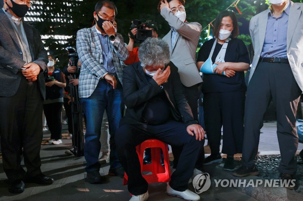 애끓는 故이선호씨 부친 "살려고 일하지 죽으려고 일하나"