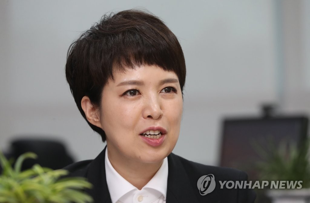 김은혜, 나경원·주호영 저격 "뒤에서 도와라…새 얼굴 필요"