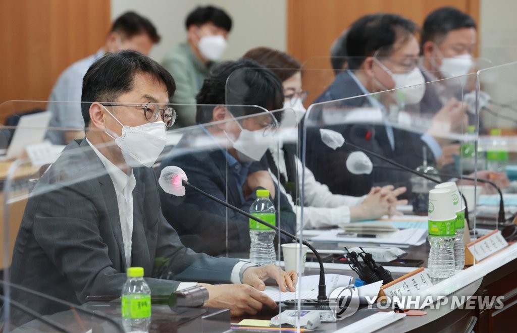 민주노총, 최저임금 회의 불참…장외집회서 '대폭 인상' 요구(종합)