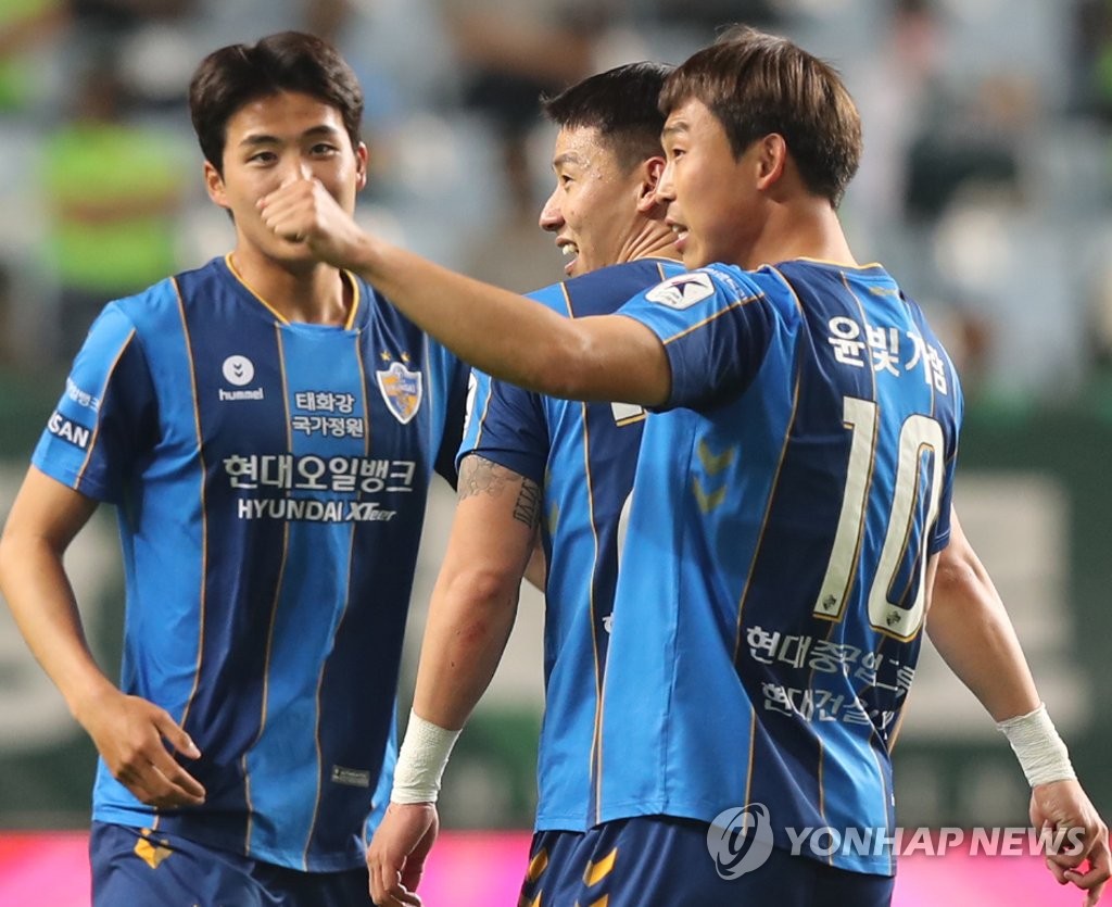 K리그1 울산, 전북에 4-2 승리…64일만에 선두 탈환