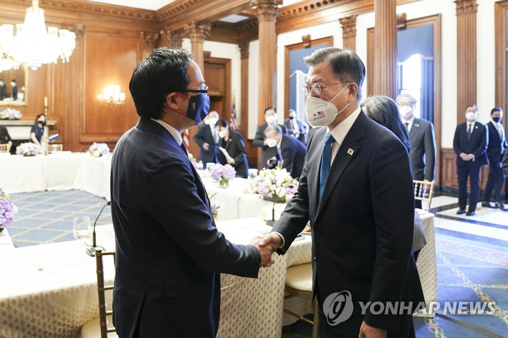 문대통령 마주한 한국계 美하원의원 4인 "감격스럽다"