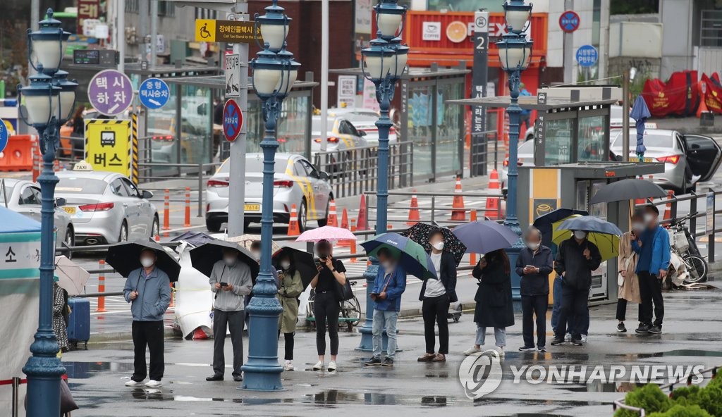 임시선별검사소에서 75명 확진…수도권 62명-비수도권 13명