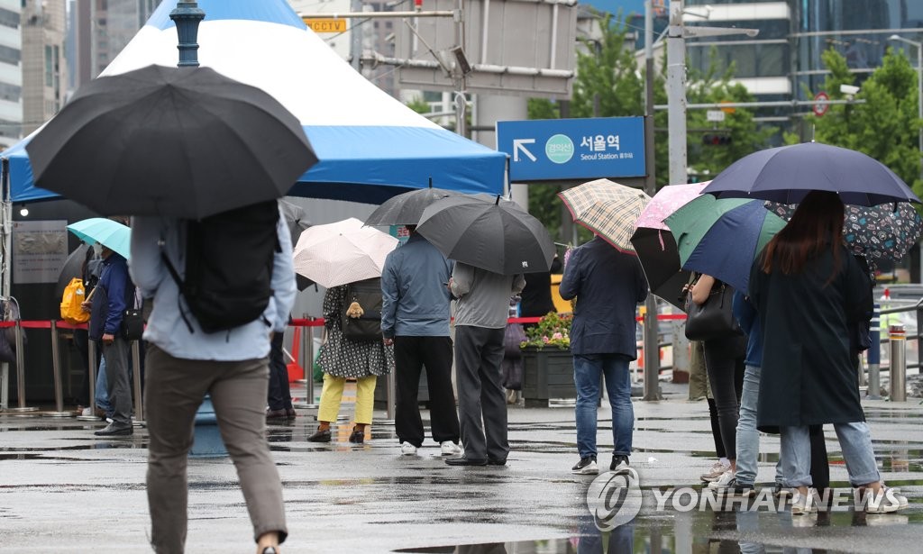 학원-유흥시설-군부대서 새 집단감염…아산 목욕탕 관련 총 45명