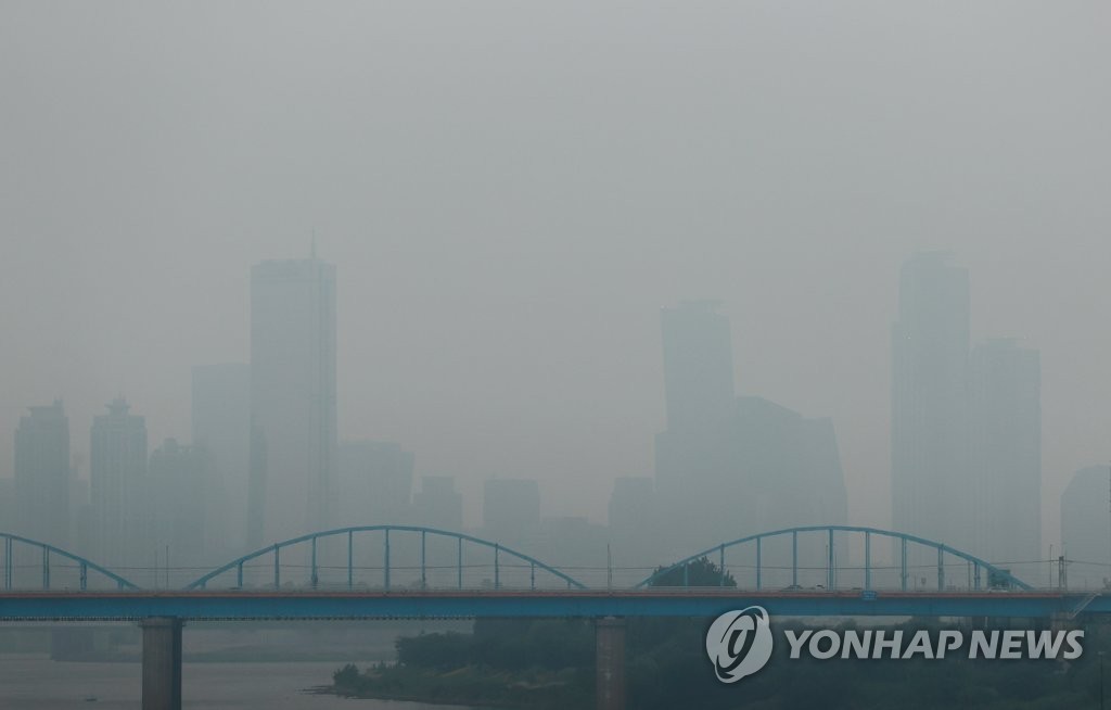 [날씨] 오전 전국 황사에 비…낮부터 맑아져