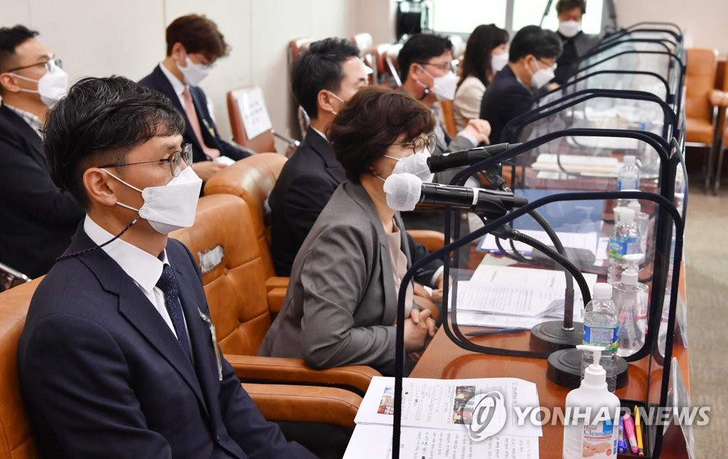 소상공인 "우리만 死地 내모나" 정부 "손실보상 소급불가"