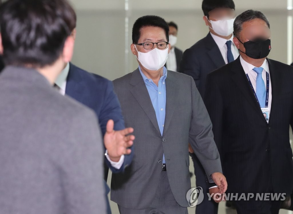 박지원, 미국으로 출국…한미정상회담 후속조치 논의 예상