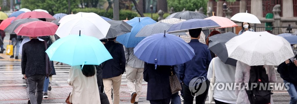 내일 시간당 20∼30㎜ 강한 비…"돌풍·우박 조심"