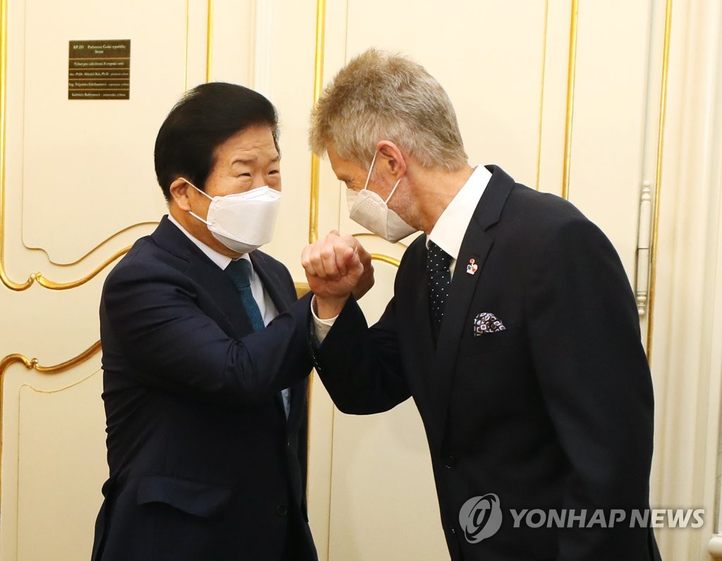 박의장, 러·체코 순방 마치고 귀국길…코로나속 협력 강화